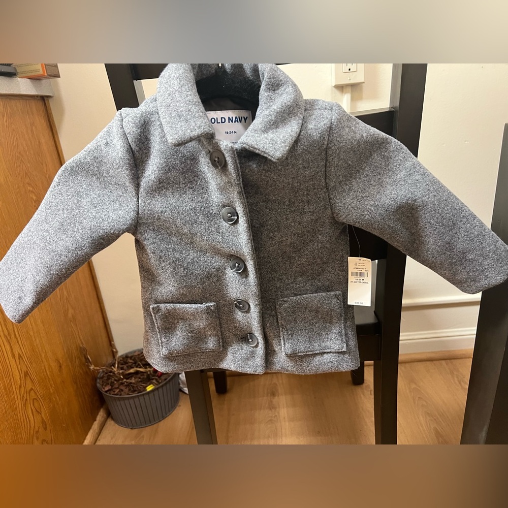 Toddler jacket in gray. Size 18-24 months.